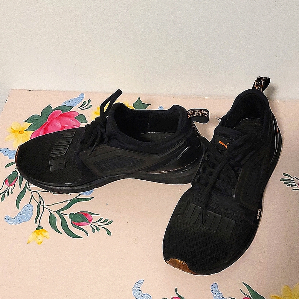 Puma Ignite Sneakers Size 7